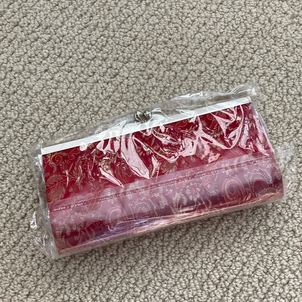NEW Vintage Kiss Lock Bright Red Accordion Style Hard Case Snap Close Wallet
